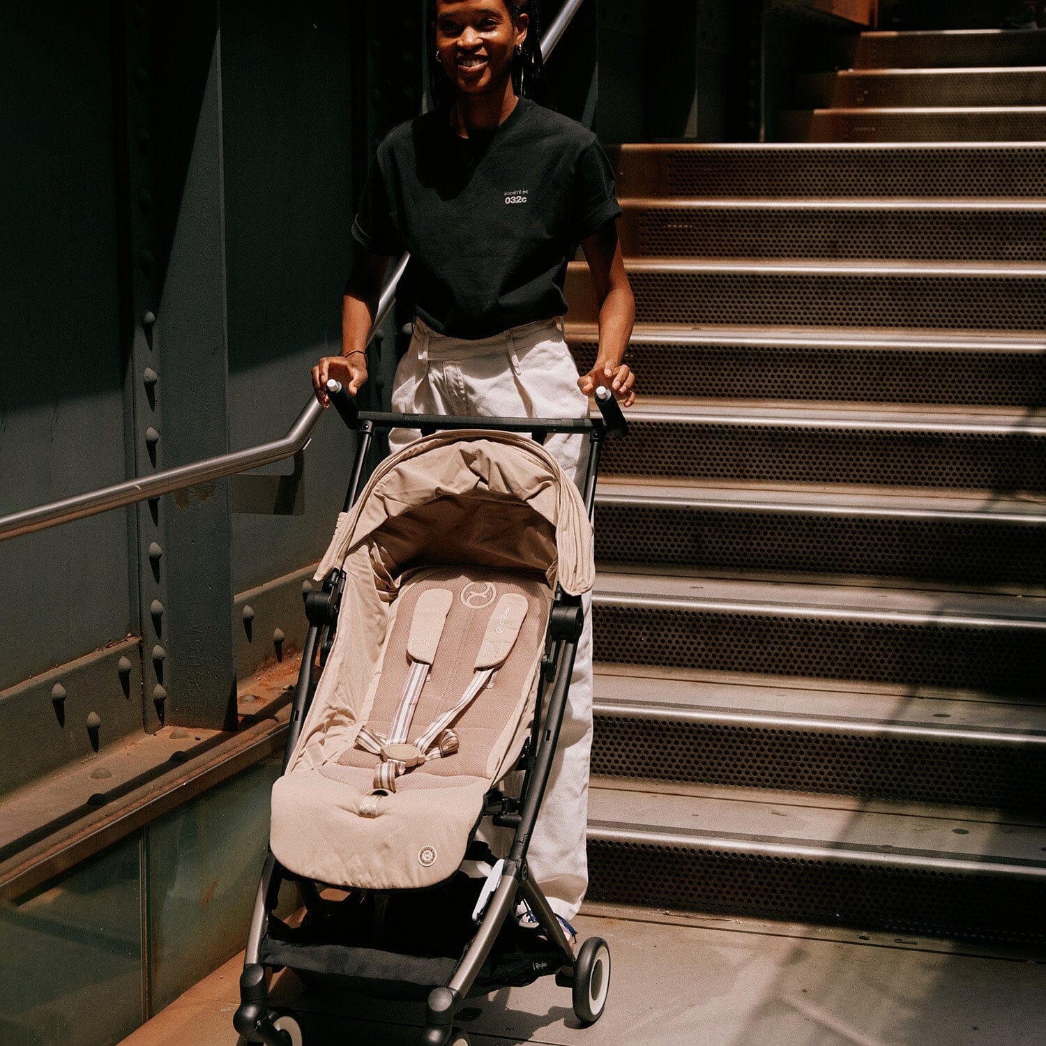 Libelle_2_UltraCompact_Lightweight_Travel_Stroller__Almond_Beige_3